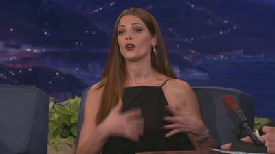 Ashley-Greene-dot-nl_2012Conan0087.jpg