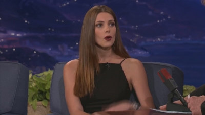 Ashley-Greene-dot-nl_2012Conan0113.jpg