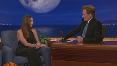 Ashley-Greene-dot-nl_2012Conan0124.jpg