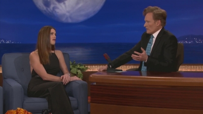 Ashley-Greene-dot-nl_2012Conan0125.jpg