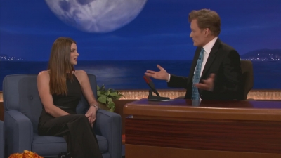 Ashley-Greene-dot-nl_2012Conan0135.jpg