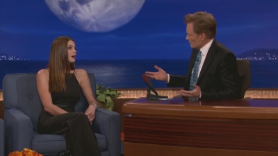 Ashley-Greene-dot-nl_2012Conan0138.jpg