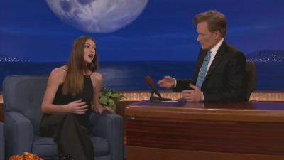 Ashley-Greene-dot-nl_2012Conan0139.jpg