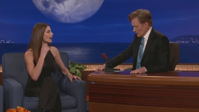 Ashley-Greene-dot-nl_2012Conan0141.jpg