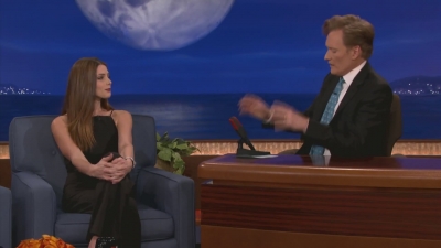 Ashley-Greene-dot-nl_2012Conan0152.jpg