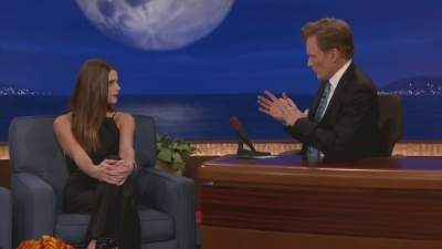 Ashley-Greene-dot-nl_2012Conan0153.jpg