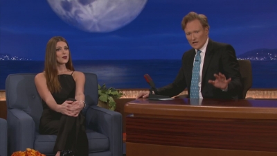 Ashley-Greene-dot-nl_2012Conan0157.jpg