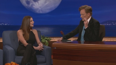 Ashley-Greene-dot-nl_2012Conan0161.jpg