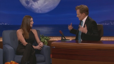 Ashley-Greene-dot-nl_2012Conan0164.jpg