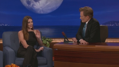 Ashley-Greene-dot-nl_2012Conan0173.jpg