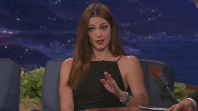 Ashley-Greene-dot-nl_2012Conan0174.jpg