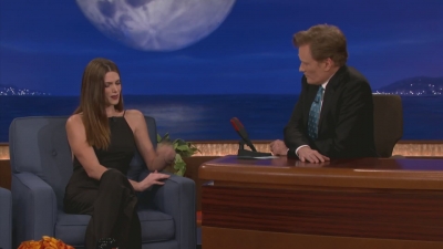 Ashley-Greene-dot-nl_2012Conan0181.jpg