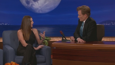 Ashley-Greene-dot-nl_2012Conan0182.jpg