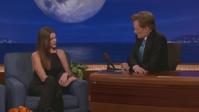 Ashley-Greene-dot-nl_2012Conan0185.jpg