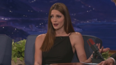 Ashley-Greene-dot-nl_2012Conan0191.jpg