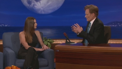 Ashley-Greene-dot-nl_2012Conan0200.jpg