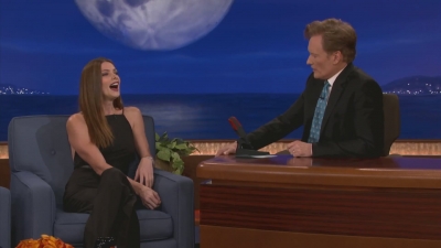 Ashley-Greene-dot-nl_2012Conan0213.jpg