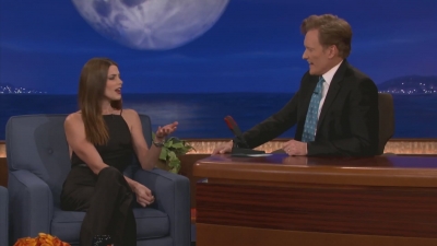 Ashley-Greene-dot-nl_2012Conan0215.jpg