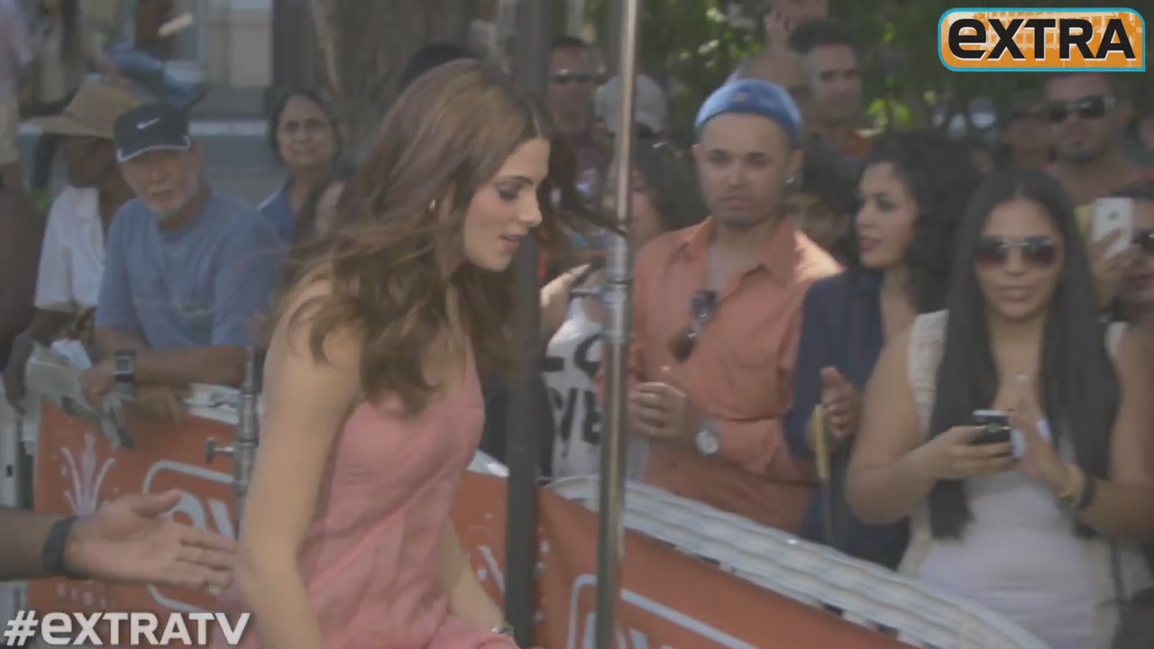 Ashley-Greene-dot-nl_2012Extra0010.jpg