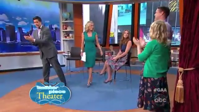 Ashley-Greene-dot-nl_2012GoodAfternoonAmerica0350.jpg