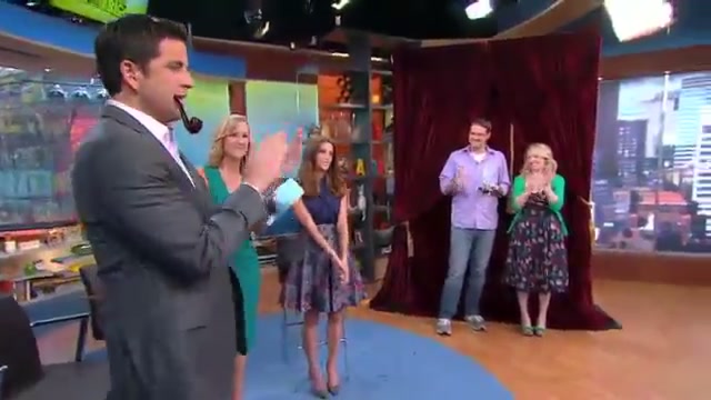 Ashley-Greene-dot-nl_2012GoodAfternoonAmerica0360.jpg