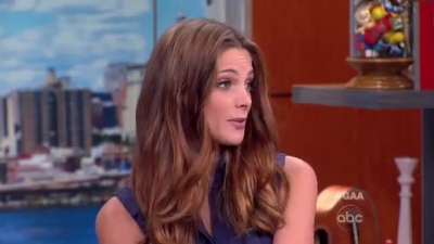 Ashley-Greene-dot-nl_2012GoodAfternoonAmerica0053.jpg