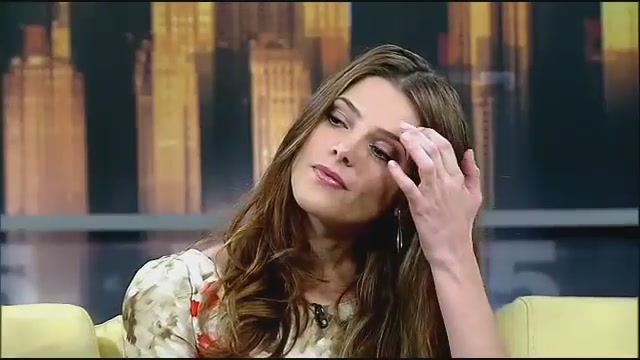 Ashley-Greene-dot-nl_GoodDayNY0009.jpg