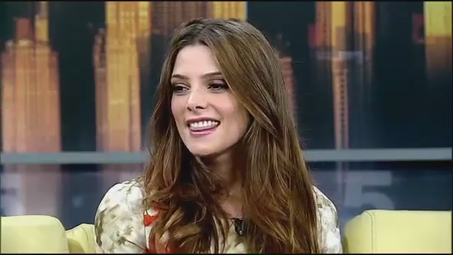 Ashley-Greene-dot-nl_GoodDayNY0011.jpg