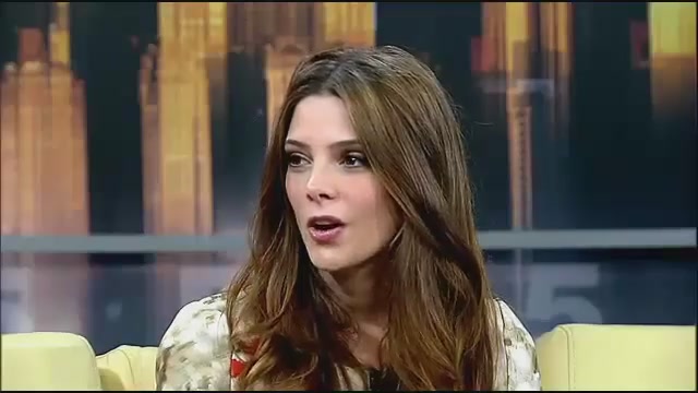 Ashley-Greene-dot-nl_GoodDayNY0023.jpg