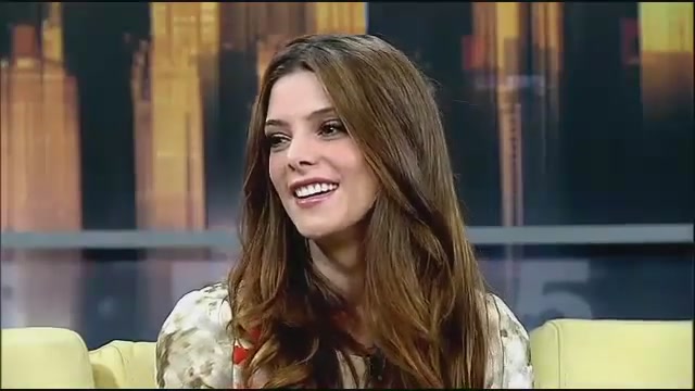 Ashley-Greene-dot-nl_GoodDayNY0028.jpg