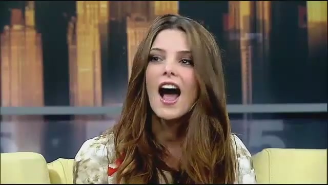 Ashley-Greene-dot-nl_GoodDayNY0032.jpg