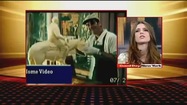 Ashley-Greene-dot-nl_GoodDayNY0040.jpg