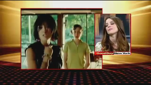 Ashley-Greene-dot-nl_GoodDayNY0090.jpg