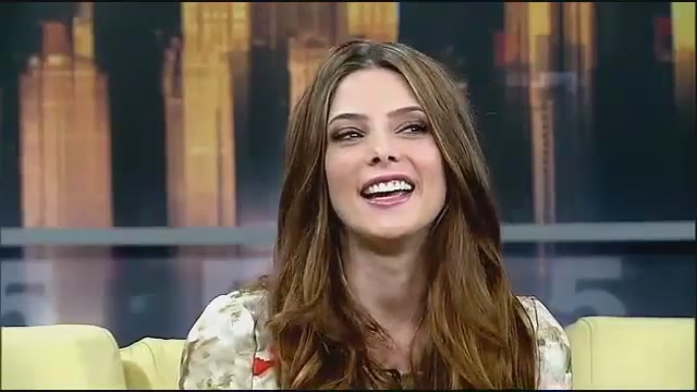 Ashley-Greene-dot-nl_GoodDayNY0101.jpg