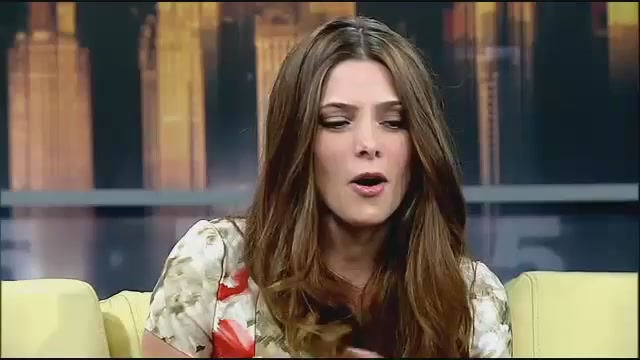 Ashley-Greene-dot-nl_GoodDayNY0123.jpg