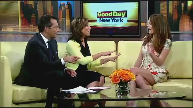 Ashley-Greene-dot-nl_GoodDayNY0132.jpg