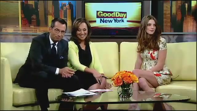 Ashley-Greene-dot-nl_GoodDayNY0136.jpg