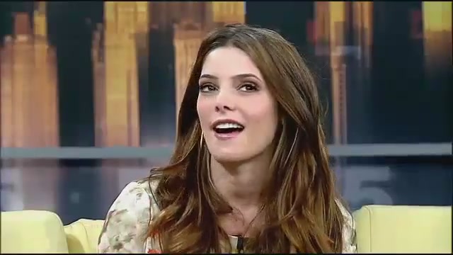 Ashley-Greene-dot-nl_GoodDayNY0178.jpg