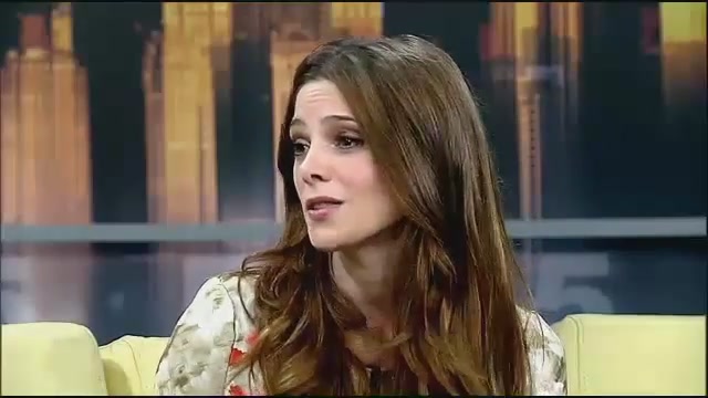 Ashley-Greene-dot-nl_GoodDayNY0182.jpg