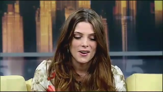 Ashley-Greene-dot-nl_GoodDayNY0211.jpg