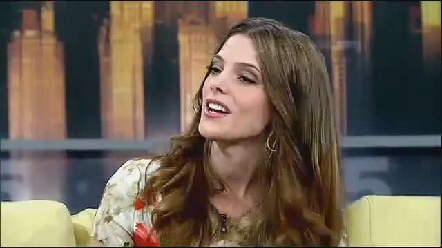 Ashley-Greene-dot-nl_GoodDayNY0212.jpg