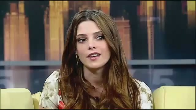 Ashley-Greene-dot-nl_GoodDayNY0215.jpg