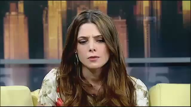 Ashley-Greene-dot-nl_GoodDayNY0216.jpg