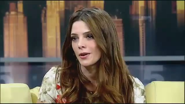 Ashley-Greene-dot-nl_GoodDayNY0217.jpg