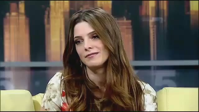 Ashley-Greene-dot-nl_GoodDayNY0218.jpg