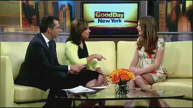 Ashley-Greene-dot-nl_GoodDayNY0234.jpg