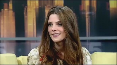 Ashley-Greene-dot-nl_GoodDayNY0031.jpg