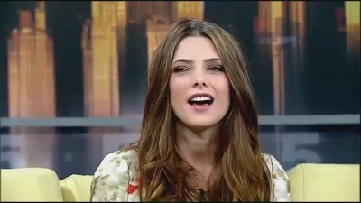 Ashley-Greene-dot-nl_GoodDayNY0102.jpg