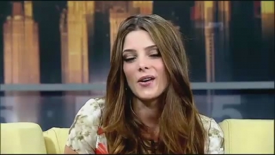 Ashley-Greene-dot-nl_GoodDayNY0119.jpg