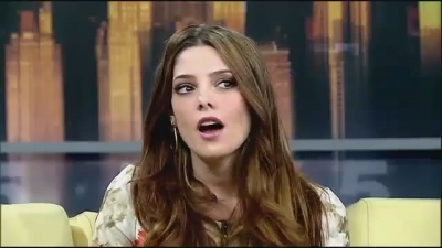 Ashley-Greene-dot-nl_GoodDayNY0202.jpg